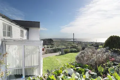 Image de Happy Landing, animaux acceptés, avec un jardin à Llanfair, Ref 981807