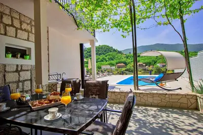 Image de Villa avec piscine, idéal pour 6 personnes