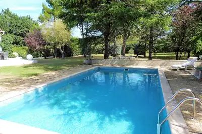 Image de Proche Aix-en-Provence, belle villa avec piscine sur terrain arboré de 4000m2
