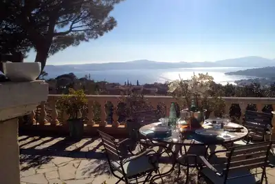 Image de Spacieuse maison de rĂŞve avec vue sur la baie de Saint-Tropez, terrasse, piscine, wifi