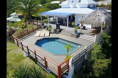 Image de La spacieuse Villa Coconut vue magnifique à 180° sur la mer le rocher du Diamant
