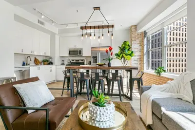 Image de Spacieux Condo 1bd moderne dans le b����timent de Californie par Hosteeva
