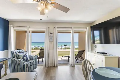 Image de Venez rester lĂ oĂą les dauphins jouent! 13- Un condo Beach Front, 6 personnes. Coral Reef Club.