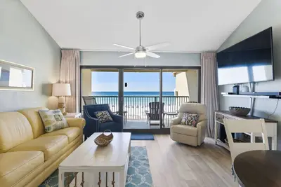 Image de Votre paradis de vacances Ă Beach Front est ici, 308. Conviviale et familiale. Destin Beach Club