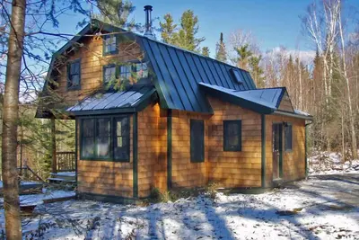 Image de Romantic Retreat: 10 acres, bain à remous, Cinema