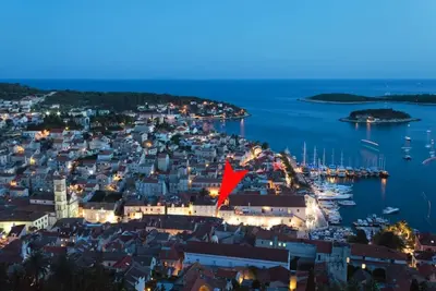 Image de Bel appartement d'une chambre pour 3 sur la place principale de Hvar
