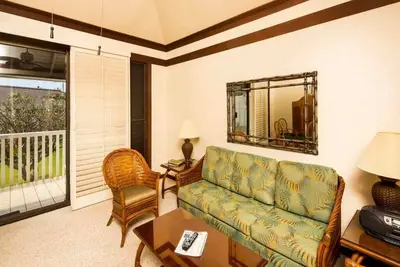 Image de Comfy Rental w/Kitchen Ease, Large Lanai, WiFi, Flat Screen–Kiahuna Plantation #2062