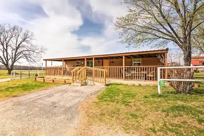 Image de Cabine de Bartlesville avec piscine, bain à remous et trampoline!
