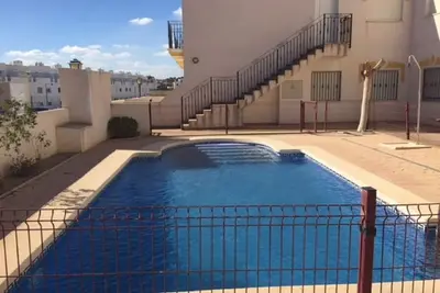 Image de Bel appartement de deux chambres avec piscine