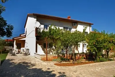 Image de Maison pour 13 personnes Ă 700 m de la mer, vue mer