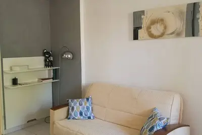 Image de Vacances à Fréjus dans un charmant F1 totalement refait et idéalement sit