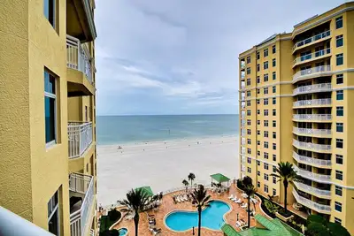 Image de Mandalay Beach Club 1006p Condo de luxe en bord de mer