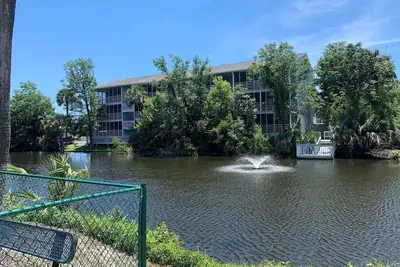 Image de Colony Iii Condominium 203