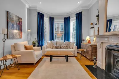 Image de Historique et Charme 3 - Brownstone niveau! !