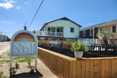 Image de Sunset Square 104 L Accueil