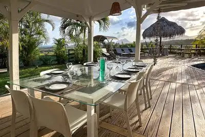 Image de L'élégante Villa Cocoon **** et son bungalow avec superbe vue à 180° sur la mer