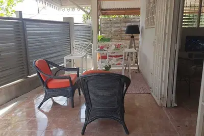 Image de Bas De Villa Pres De La Marina - Mer - Restaurant - Village De Pecheurs