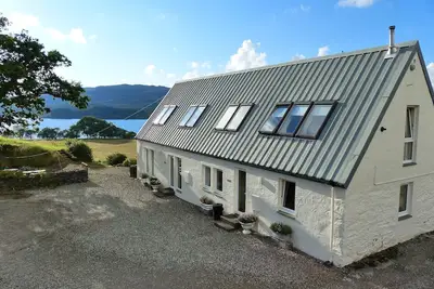 Image de Cottage confortable pour 2 au coeur d'Argyll dans une ferme par belle Loch Awe