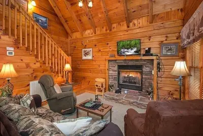 Forest Fling Sevierville Cabin