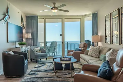 Image de Aqua superbe unité d'extrémité 2br 2ba avec des couchers de soleil à couper le souffle! !