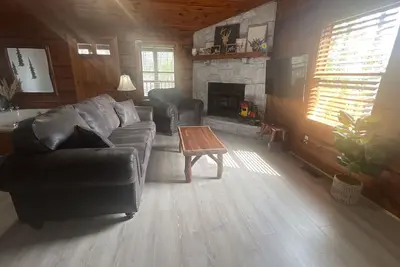 Cosy 2 Bed Cabin Minutes à Pigeon Forge et Dollywood