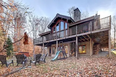 Image de Chalet en bois rond 7 chambres au bord de l'eau