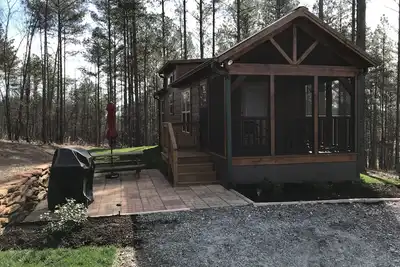 Image de Cabines au Gap | Whispering Pines Cabine | 1 chambre Ă coucher 1 salle de bain | Tout neuf!