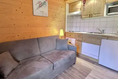 Image de Studio skis aux pieds, bien équipé avec Wi-Fi – Les Allues
