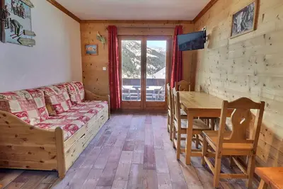 Image de Charmant 2 pièces skis aux pieds avec balcon, idéalement situé aux Allues