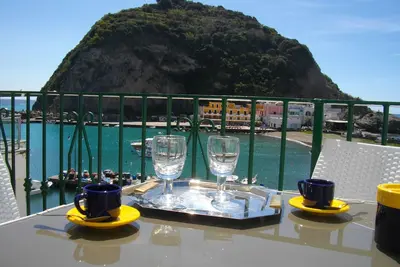 Image de Ischia. Maison à 50 mètres de la mer et de la plage! (Baie Procida-Capri-Amalf