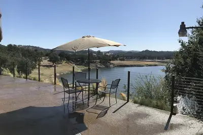 Lac avant avec rampe de lancement privé