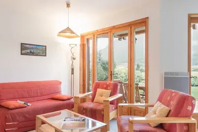 Image de Confortable appartement 4 pièces, terrasse, parking, proximité pistes et navettes - 6 couchages