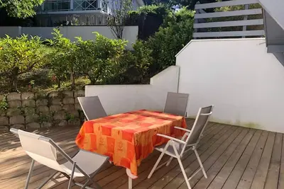 Image de T2 cabine avec grande terrasse sans vis Ă vis, parking privatif, Ă 100m des plages
