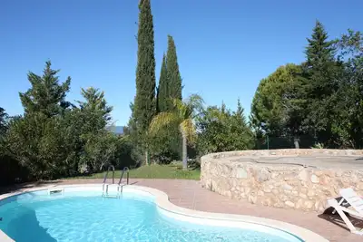 Image de Maison de campagne avec jardin et piscine privée
