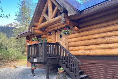 Image de Cabane en bois d'épicéa personnalisée