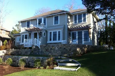 Image de W. Falmouth Waterfront House, avec accès à la piste cyclable et de l'eau, entièrement restauré