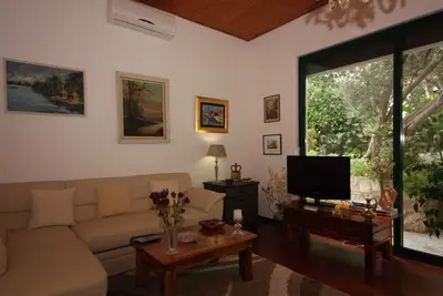 Image de Appartement de trois chambres prés de la plage Splitska, Brac (A-2865-a)