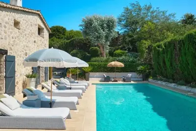 Image de Villa contemporaine de luxe, piscine privée, près de la plage et du golf
