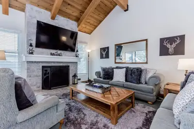 Image de Val D'lsere 1 Chambre + Loft / 2 salles de bain, pour 6 personnes, Steps to Village Gondola!