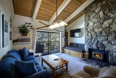 Image de Ski In Ski Out à Eagle Lodge: 2 chambres & amp; Petit loft avec barbecue privé