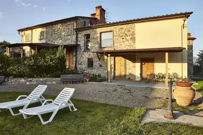 Image de Bel appartement avec Wifi, piscine, Tv, animaux admis, vue panoramique, parking, près de Arezzo