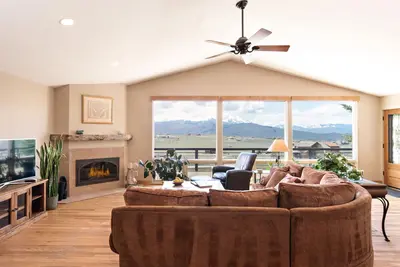 Image de Maison de montagne de luxe avec vue incroyable sur la montagne, emplacement idéal, à proximité des pistes de ski