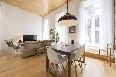 Image de Downtown Mezzanine Apartment (N56)