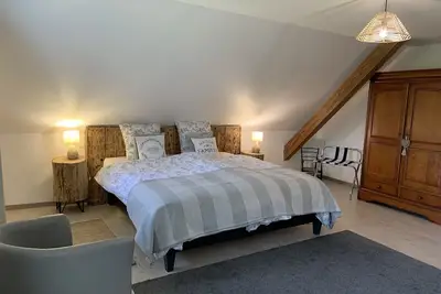 Image de grand confort de 150 m2 avec vue sur le parc a biches