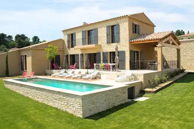 Image de Maison classée 4 *2 à 10 pers vue Mt Ventoux-piscine chauffée-terrain de boules-