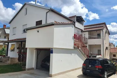 Image de Appartement de deux chambres avec la terrasse Valbandon, Fazana (A-15386-a)