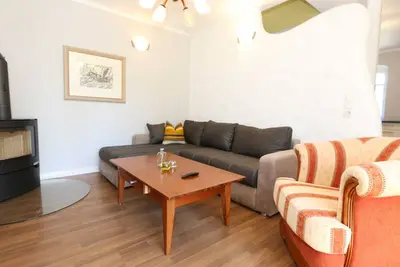 Image de Appartement Lütt Matten 02 avec balcon sud \/ ouest - Os: Immeuble Lütt Matten avec 3 appartements