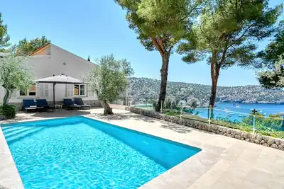 Image de 3 chambres Villa avec piscine privée surplombant le port et la mer de Puerto Soller