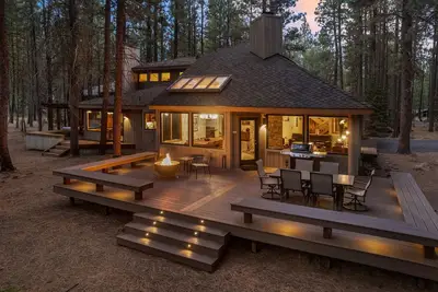 Image de Accueil du terrain de golf Premier Black Butte * avec bain Ă remous et sauna *