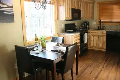 Image de Le Montana - Situé au centre-ville de Whitefish. Regardez notre vidéo!